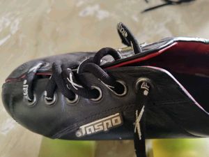 Jaspo Black Lace-Up skates