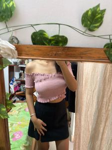 pre loved Off shoulder crop top