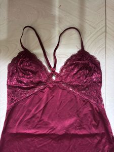 Burgundy satin Lace sexiii dress, fits S&amp;M both❤️