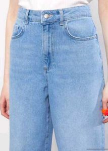Wide-Leg Light Wash Jeans