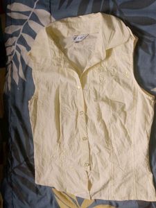 Chic Sleeveless Shirt Cream  with Embroider