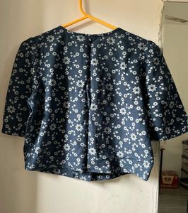 Navy V-Neck crop top