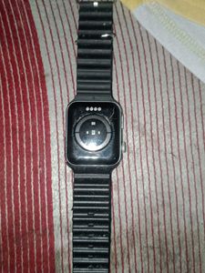 Smartwatch with Black Band non working
