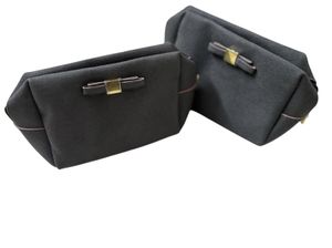 🆕Oriflame Women Grey Poetry Pouch