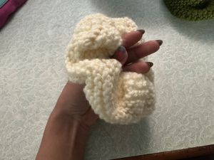 Chunky Knit Scrunchie - Cream
