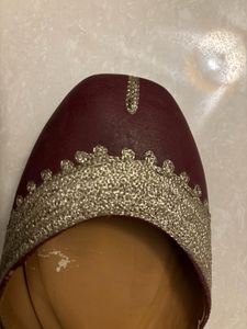 Maroon Gold laced Juttis