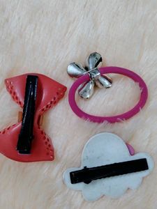 2 Hair clips and 1 flower rubber band