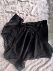 Stylish black top