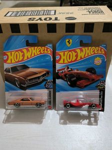 HOTWHEELS CAR COMBO FERRARI F2004/66 BUICK RIVIERA