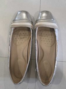 Stylish Light gold Flats