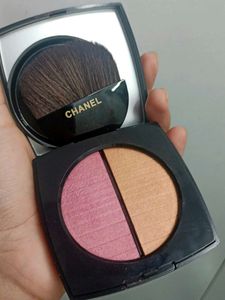 Chanel Duo.