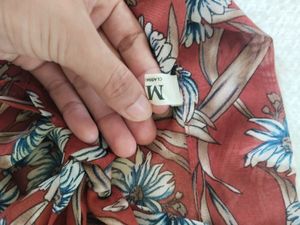 Chic Floral Print Blouse with Bow Detail
