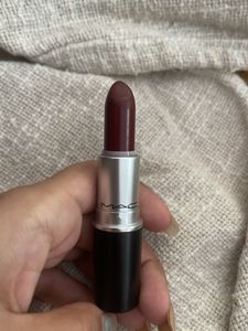 MAC Lipstick Diva