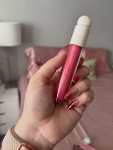 Rare Beauty Lip Gloss Flicker