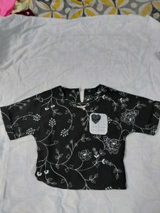 Stylish Black &amp; White Floral Print Kurta