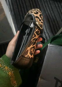Chic Leopard Print Ballet Flats