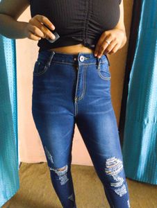 ❤️Ripped High-Waisted Jeans❤️