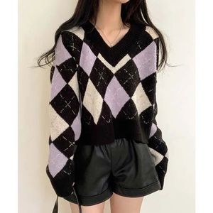 Argyle Pattern V-Neck crop Sweater
