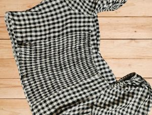 Black and White Gingham Puff Sleeve Top
