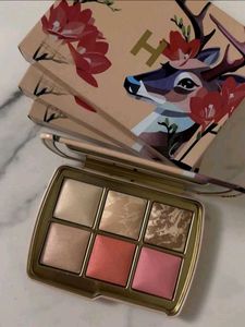 Hourglass Eyeshadow Palette: Deer