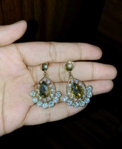 Chic Gold Tone Hoop &amp; Drop Earrings Set
