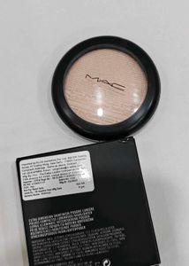 MAC Extra Dimension Skinfinish Highlighter