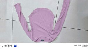 pink top
