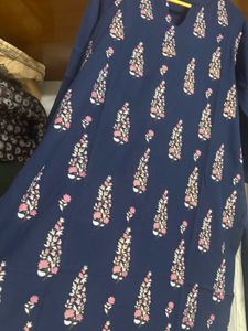 “Is*itva” Navy Blue Printed Kurta Set