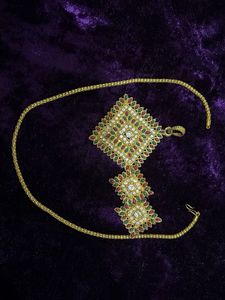 Exquisite Kundan Necklace and Earring Set
