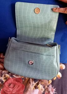 BAGGIT Chic Mint Croc-Embossed SHOULDER SLING Bag