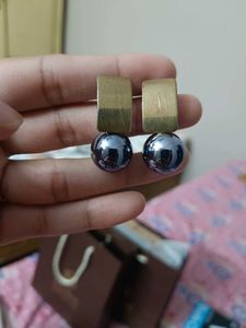 Set of 4 pairs statement earrings