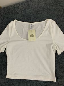 H&amp;M Divided White Scoop Neck Tee(unworn)