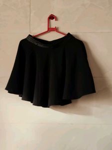 Chic Black Mini Skirt
