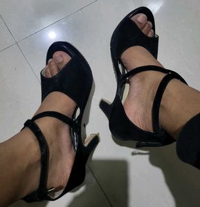 Chic Black Platform Stiletto Heels