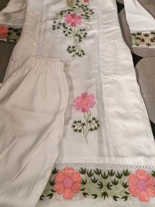 Embroidered White Salwar Kameez