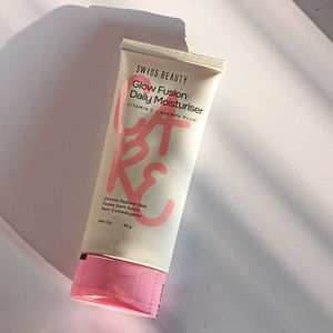 Swiss Beauty Glow Fusion Daily Moisturiser