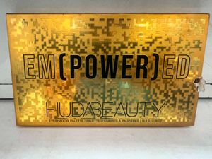 Huda Beauty Eyeshadow Palette