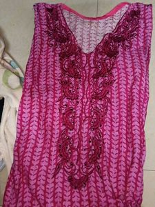 Pink Embroidered Kurti💞