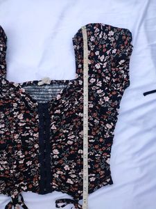 🎀Price Drop🎀MERAKI Corset Style Crop Top