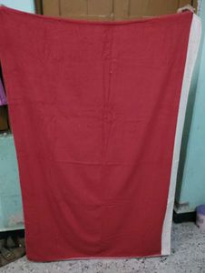 Cozy Red &amp; White Bath Towel