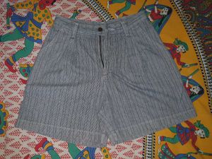 Lee || Vintage Pinstripe Shorts