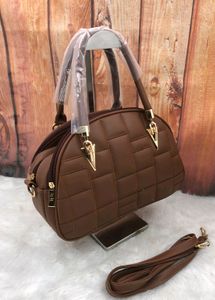 select any one handbag with Long Belt.rates fix.so not need any offer