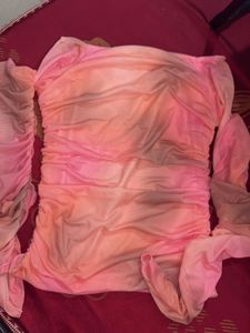pink top