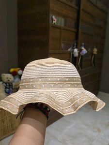 Cute Straw Hat with Flower Detail