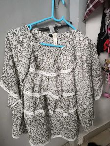 Chic Floral Print Tiered Top