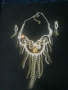 beautiful nacklace with earing