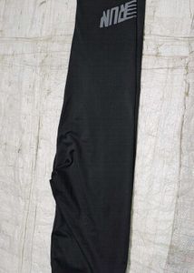 Black Athletic Cropped Leggings