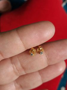 Elegant Gold Earrings with Stone