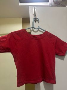 Red Basic T-Shirt Xs size