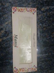 4 Bindi Set & Hair Accessories